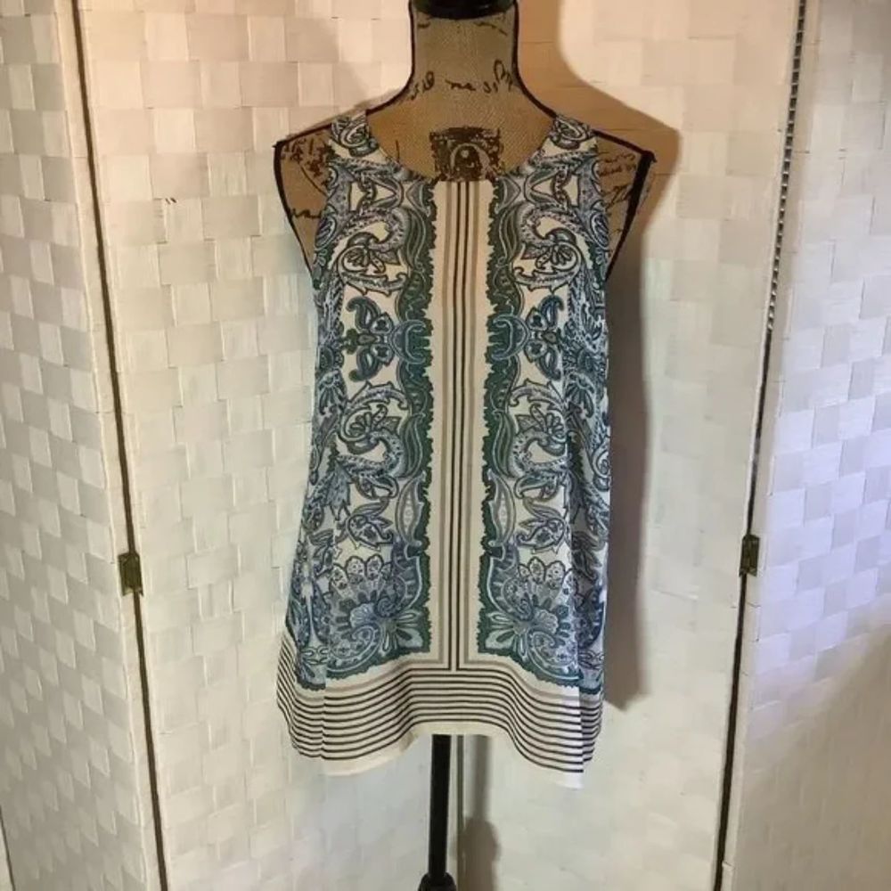 max studio floral sleeveless blouse size small